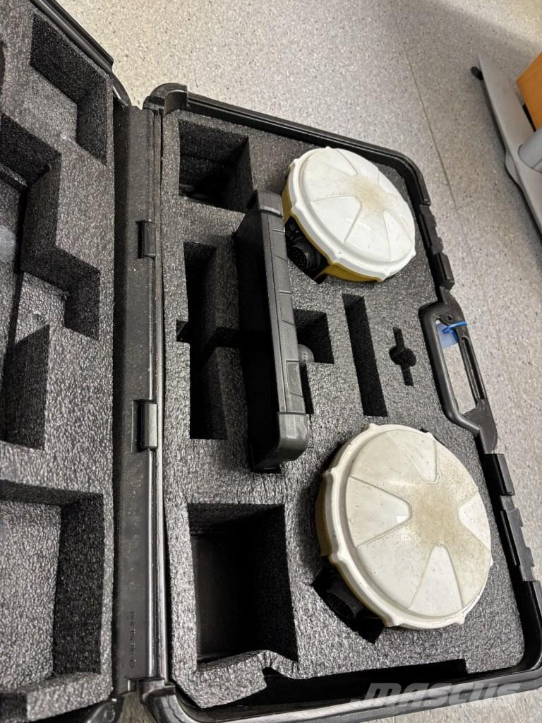 CAT M 318 Ratiniai ekskavatoriai