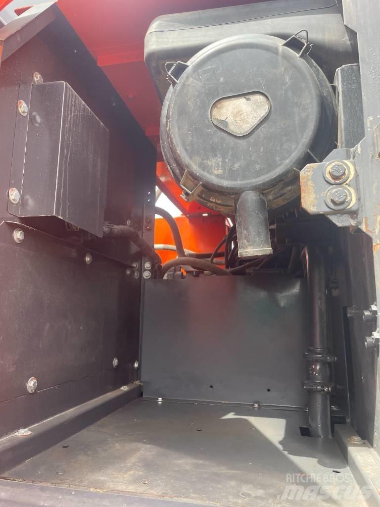 Hitachi ZX 240 Vikšriniai ekskavatoriai
