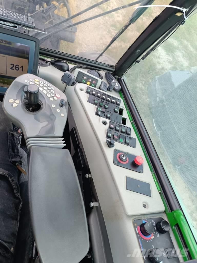 John Deere 770 D Miško technika (Harvesteriai)