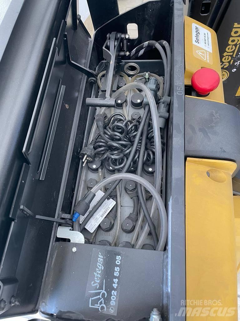 Yale MP 18 AC Mažų aukščių keltuvai
