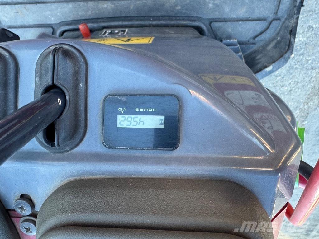 Yanmar SV08 (1E935) Mini ekskavatoriai < 7 t