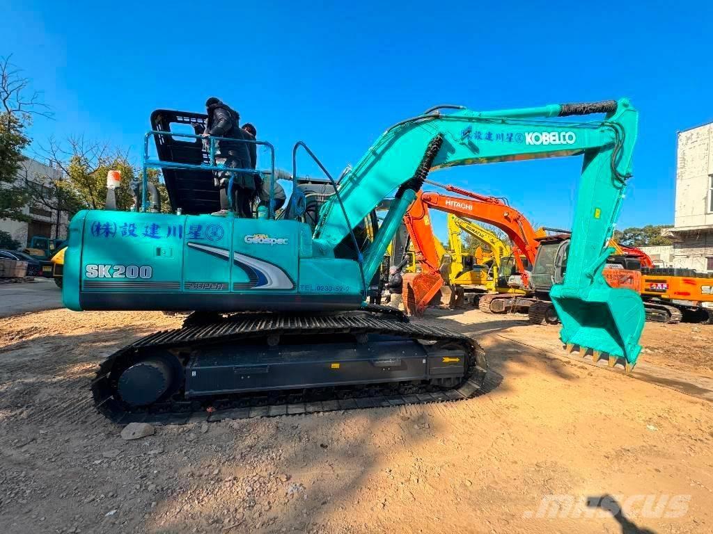 Kobelco SK 200-8 Vikšriniai ekskavatoriai