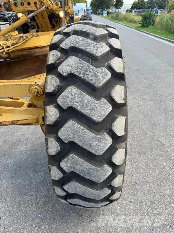 CAT 140H Greideriai