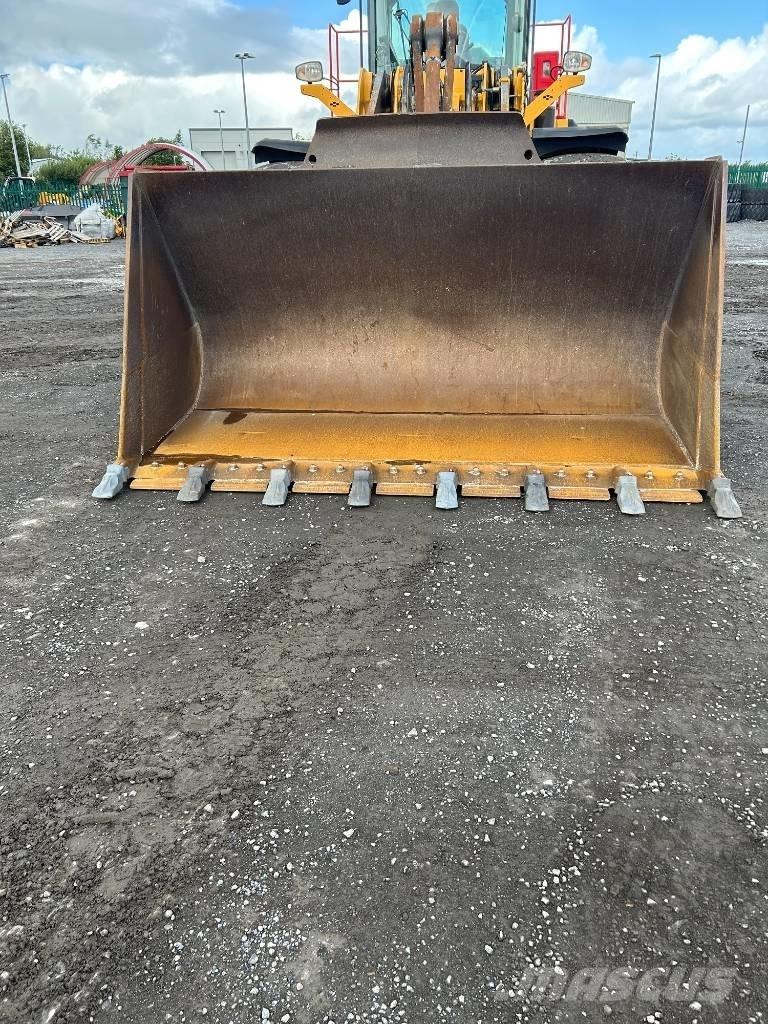 Volvo L 180 H Naudoti ratiniai krautuvai
