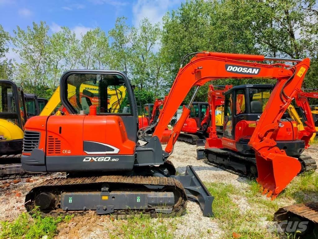 Doosan DX 60 Vikšriniai ekskavatoriai