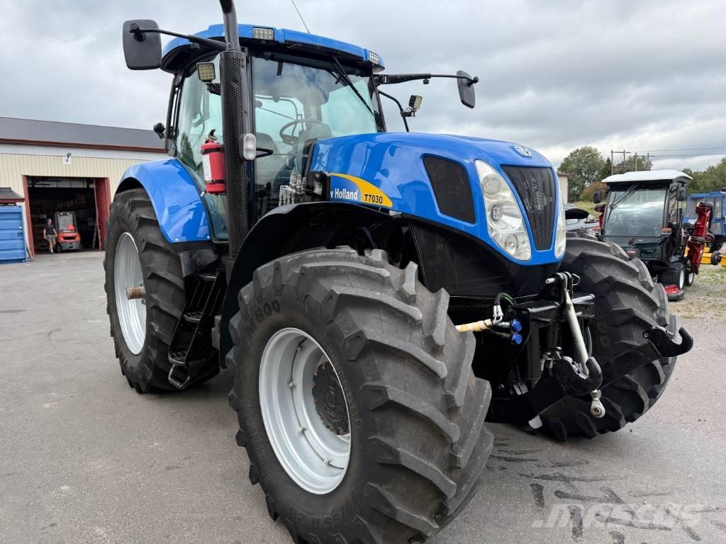 New Holland T7030 Traktoriai