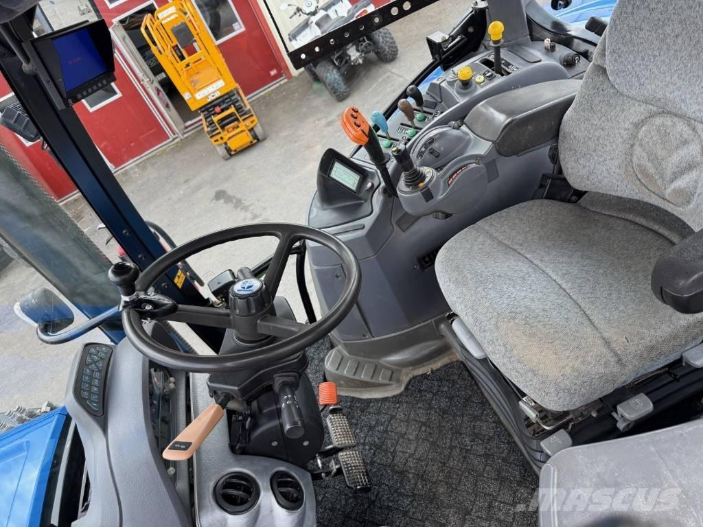 New Holland T7030 Traktoriai
