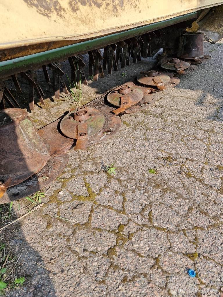 Krone AM 243 cv Formuojančios žoliapjovės