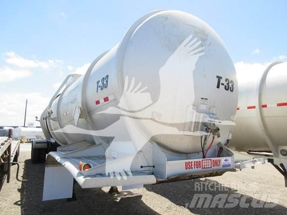 Polar TANKER Cisternos puspriekabės