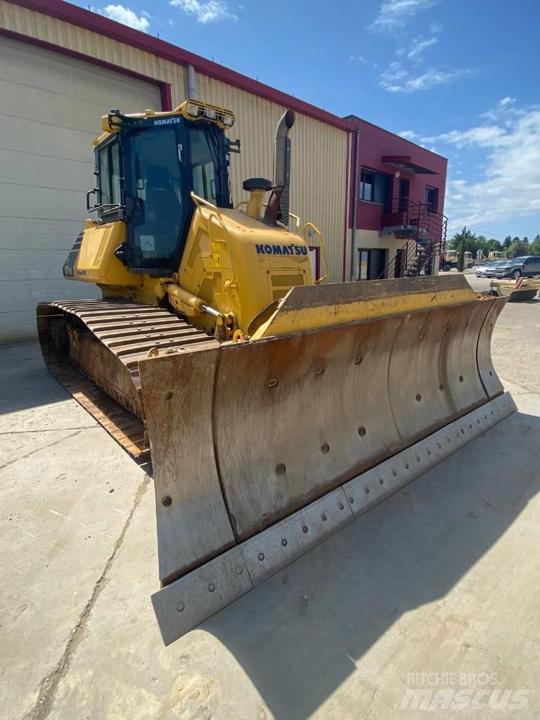 Komatsu D61PX24 Vikšriniai buldozeriai