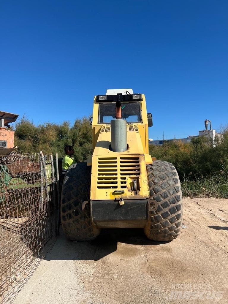 Bomag BW 211 D-3 Vieno būgno volai