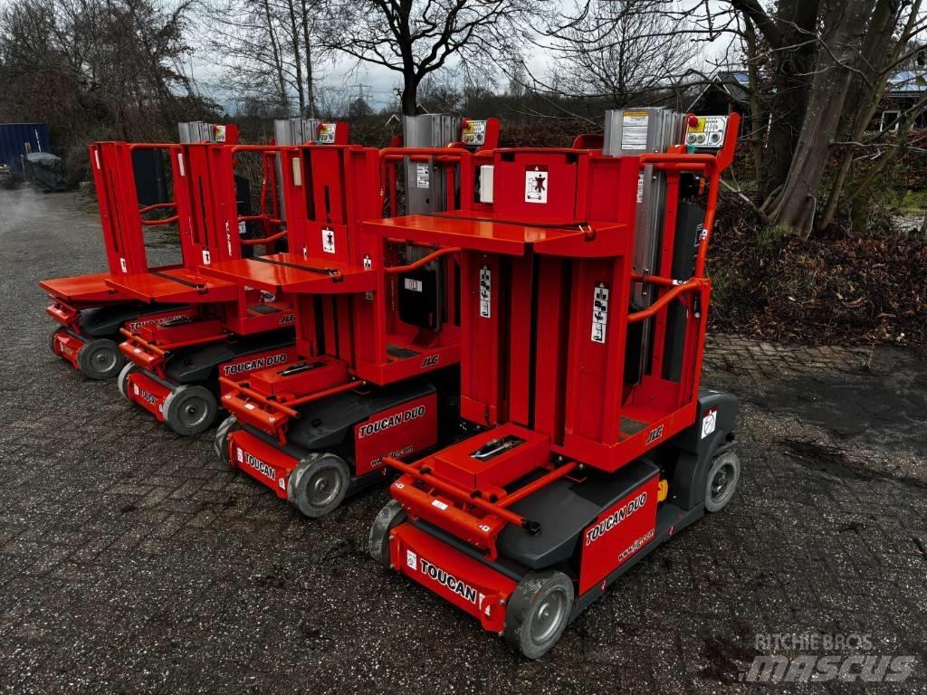 JLG Toucan Duo Vertikalūs stiebiniai keltuvai