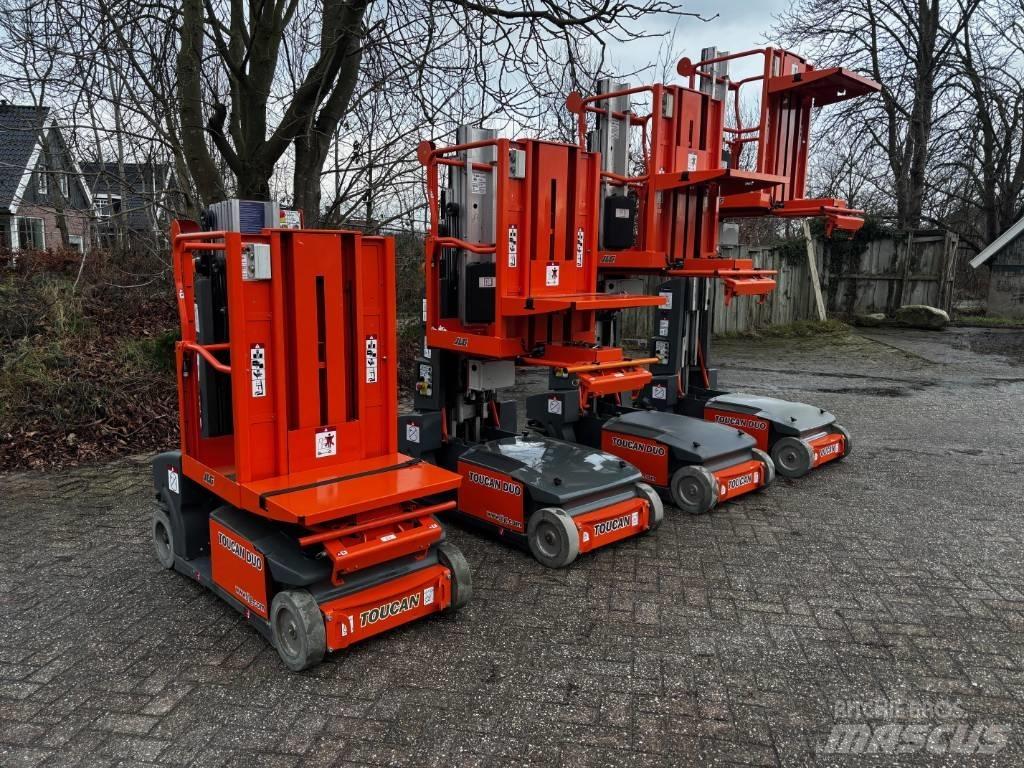 JLG Toucan Duo Vertikalūs stiebiniai keltuvai