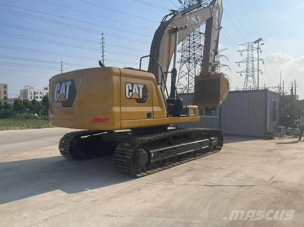 CAT 330 Vikšriniai ekskavatoriai
