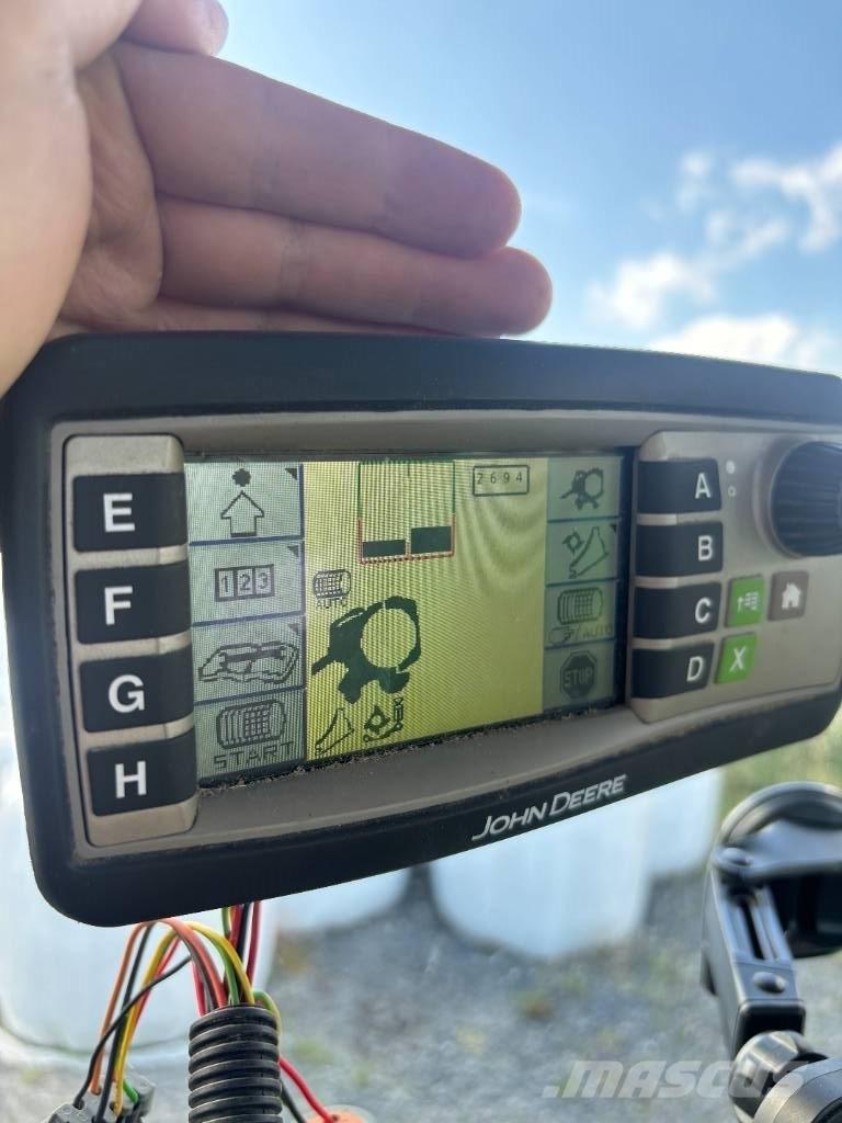 John Deere F 440 Ritinių presai