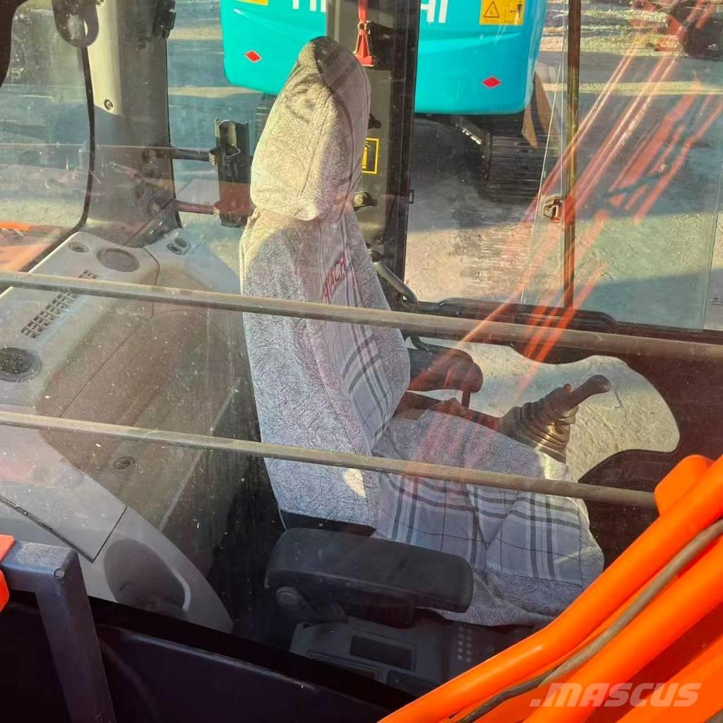 Hitachi ZX 130 Vidutinės galios ekskavatoriai 7-12 t