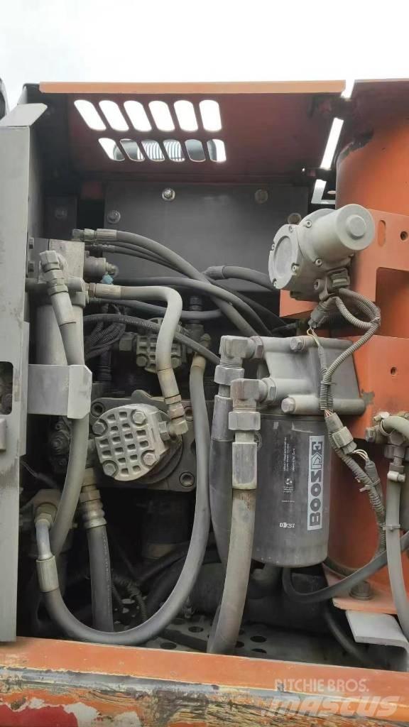 Hitachi ZX130W Ratiniai ekskavatoriai