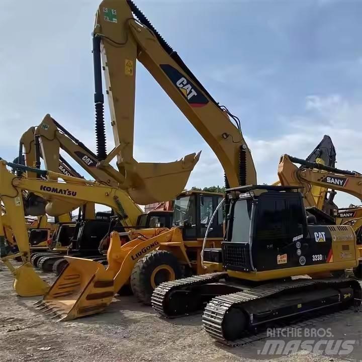 CAT CAT323D2L Vidutinės galios ekskavatoriai 7-12 t