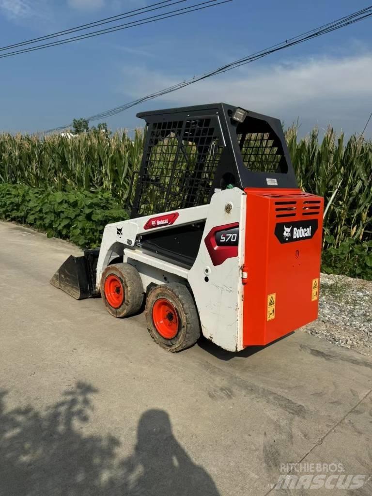 Bobcat S70 Krautuvai su šoniniu pasukimu