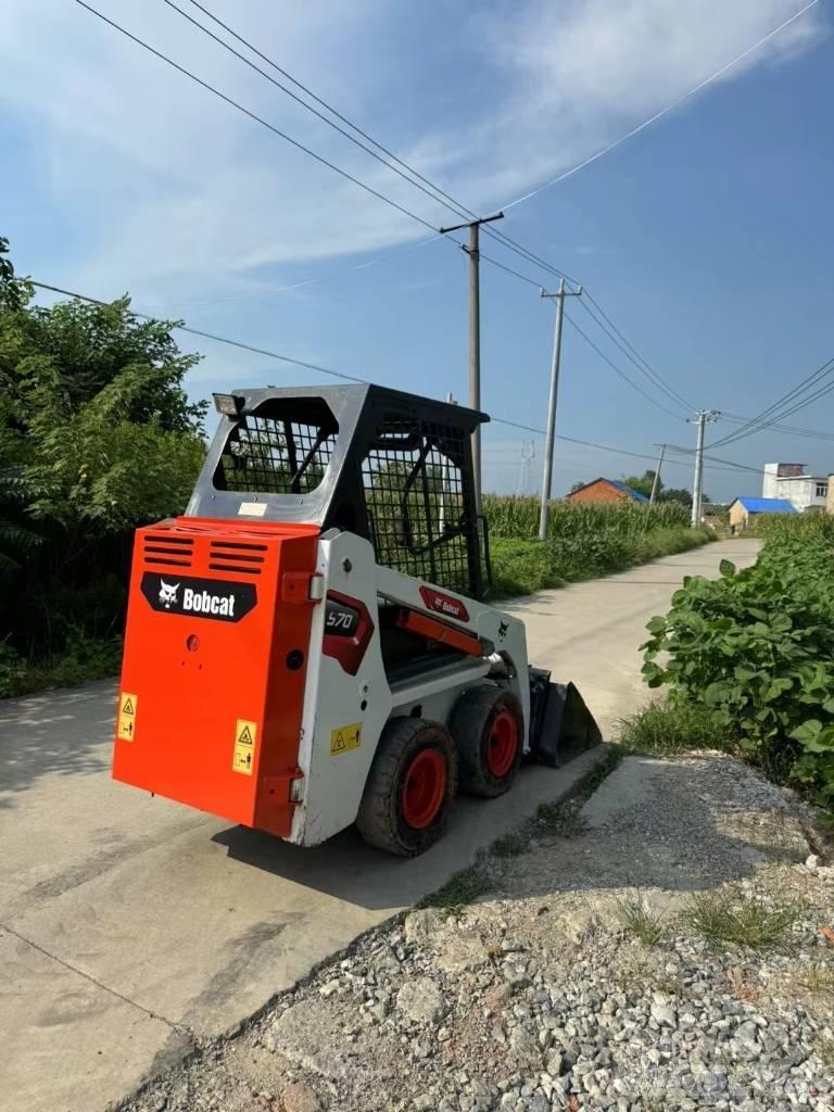 Bobcat S70 Krautuvai su šoniniu pasukimu