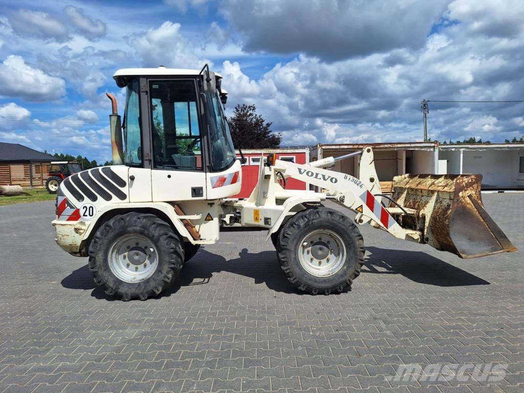 Volvo L 30 B Naudoti ratiniai krautuvai