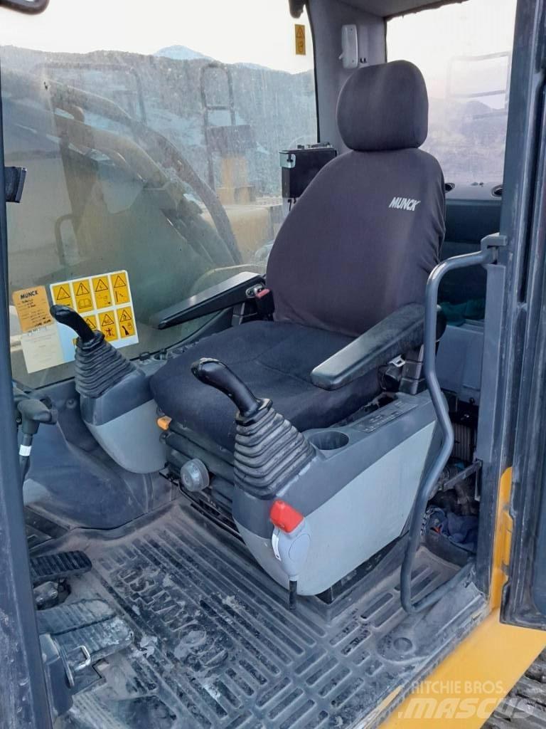 Komatsu PC390LC-8 Vikšriniai ekskavatoriai