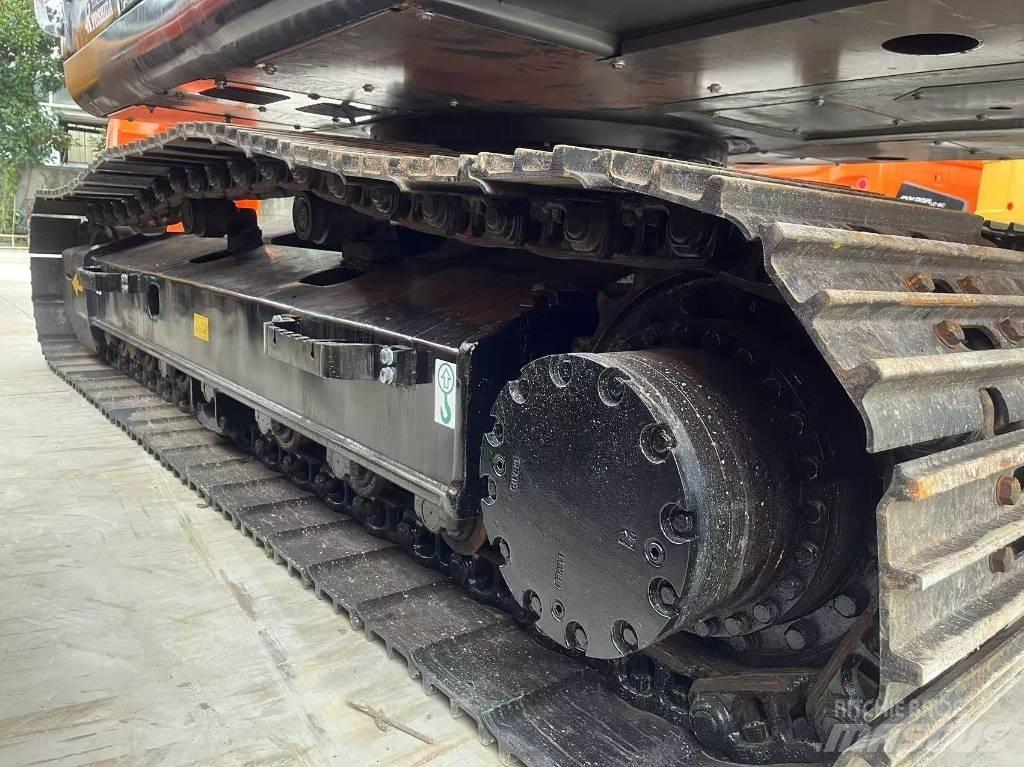 Hitachi zx200 Vikšriniai ekskavatoriai