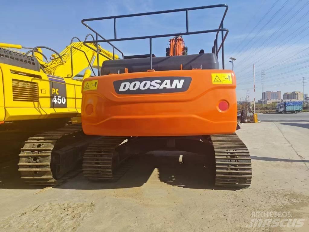 Doosan DX 300 Vikšriniai ekskavatoriai