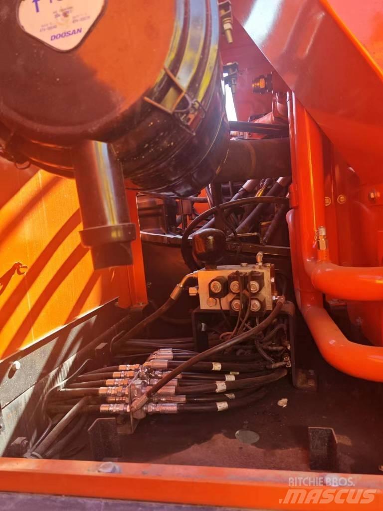 Doosan DX 300 Vikšriniai ekskavatoriai