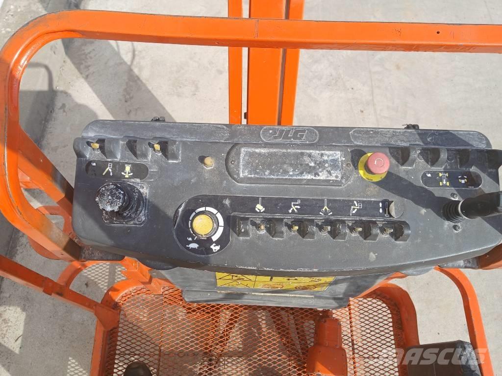 JLG E 300 AJ Alkūniniai keltuvai