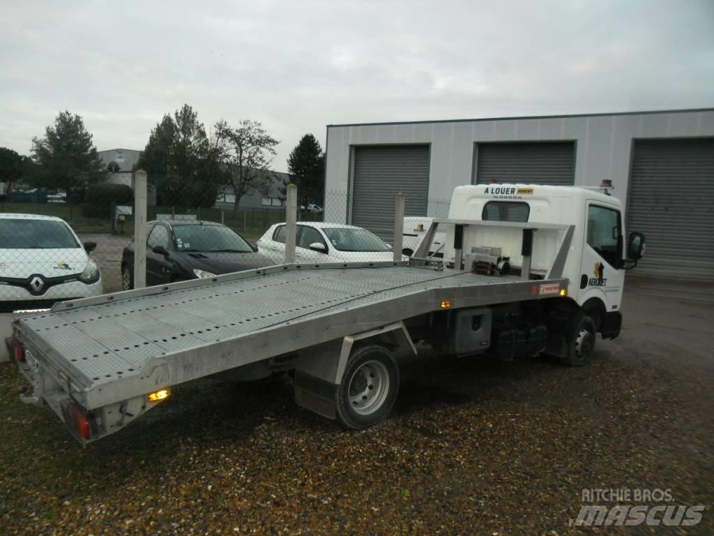 Nissan 35.15 Autovežiai