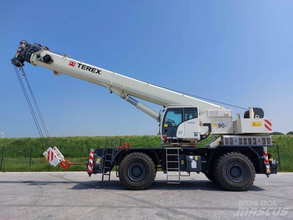Terex RT 90 Neapdoroto reljefo kranai