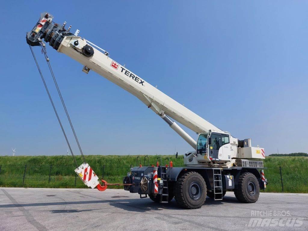 Terex RT 90 Neapdoroto reljefo kranai