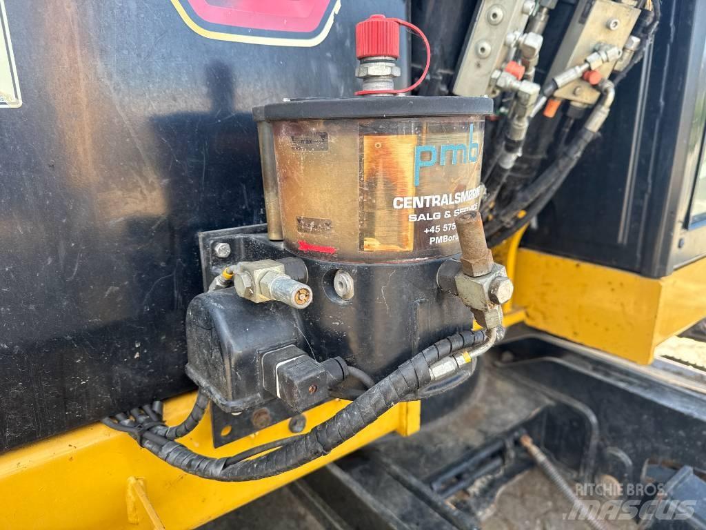CAT 310 Vikšriniai ekskavatoriai