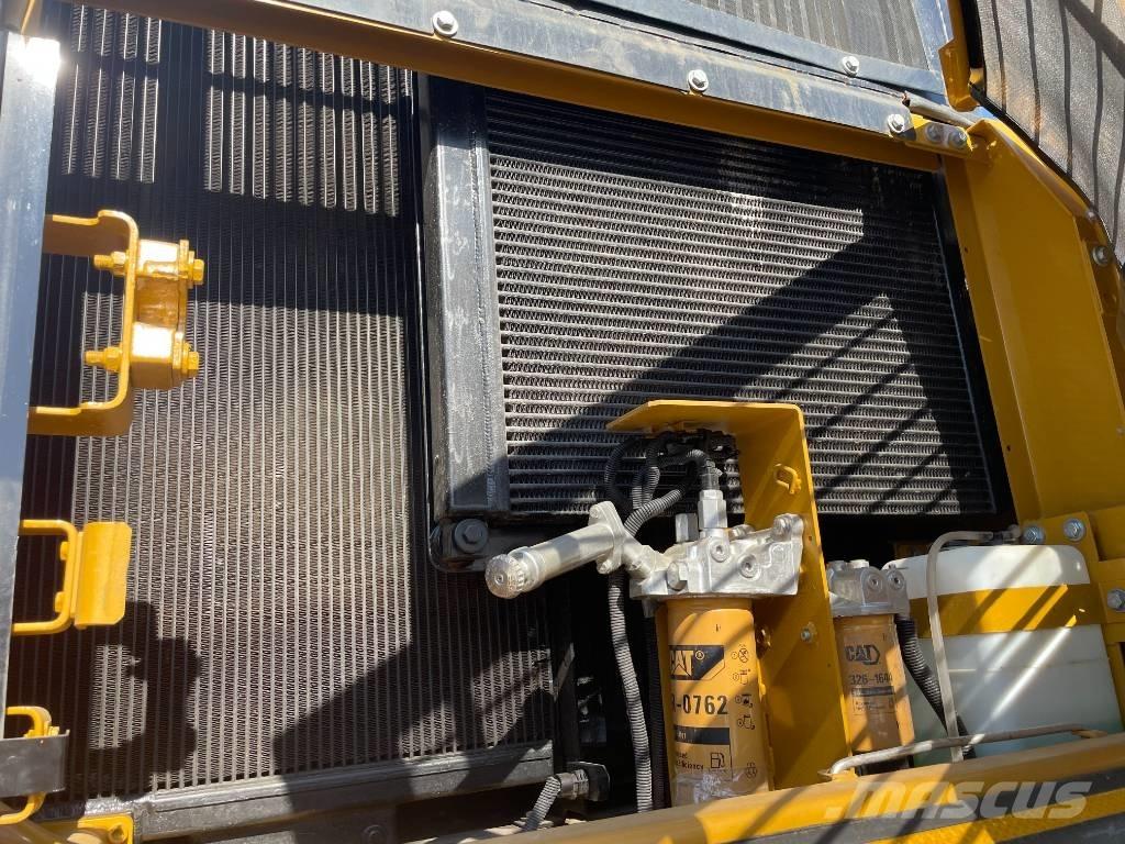 CAT 330 D Vikšriniai ekskavatoriai