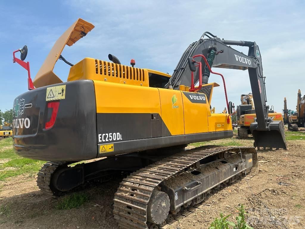 Volvo EC250D Vikšriniai ekskavatoriai