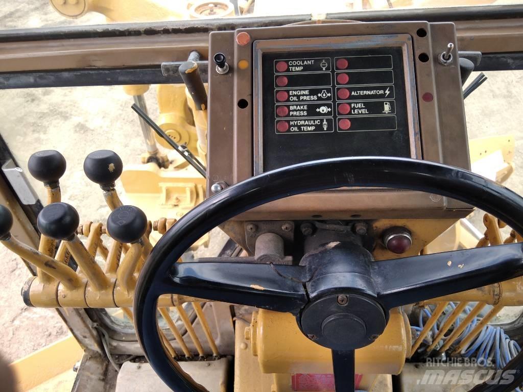 CAT 16 G Greideriai