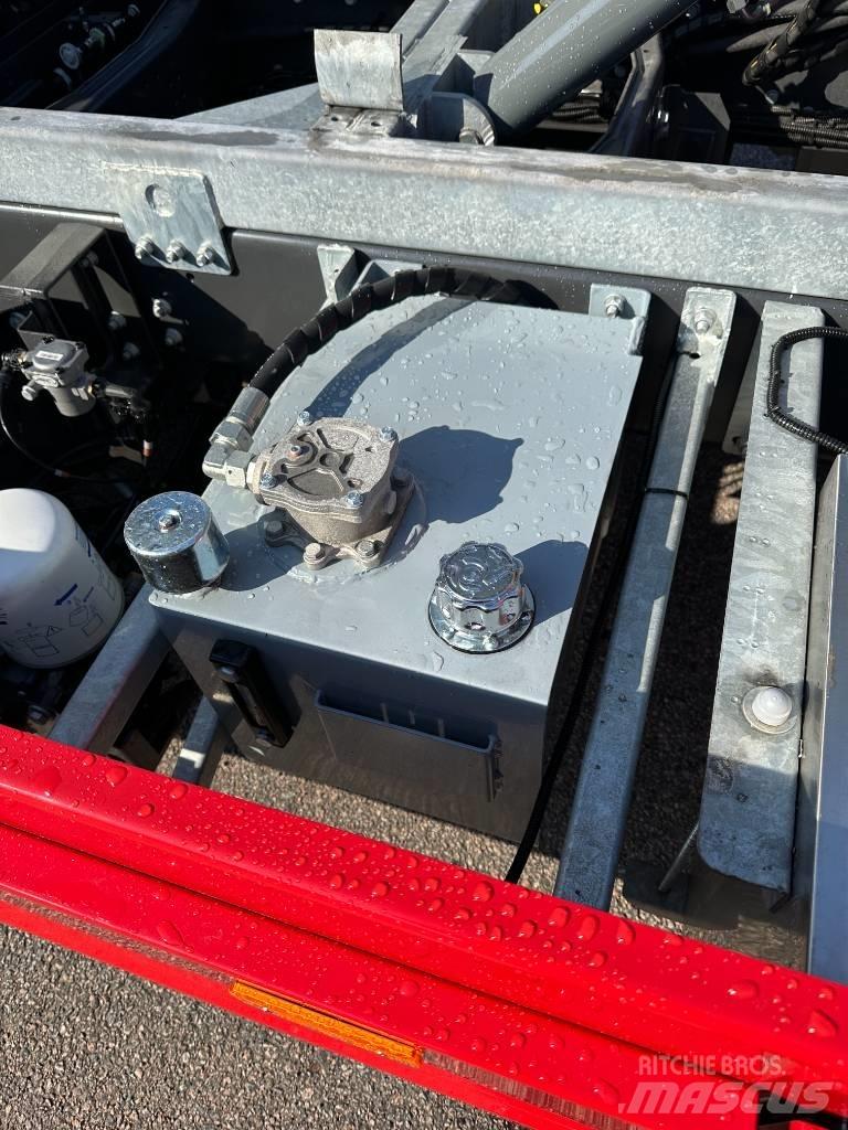 Volvo FL 12 Towtruck Pagalbos kelyje automobiliai