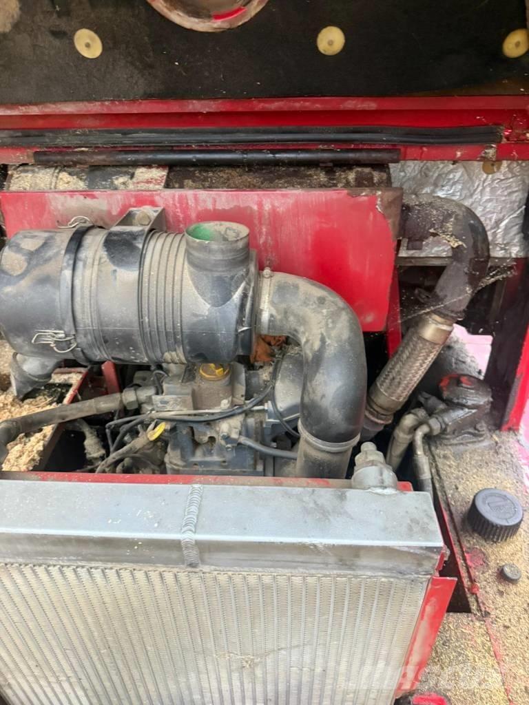 Weidemann 3006 Varikliai