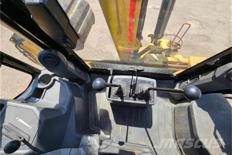 CAT 426F2 TLB Ekskavatoriniai krautuvai