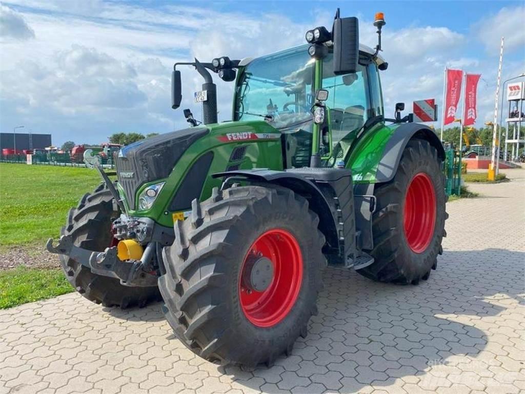 Fendt 724 PROFI+ Traktoriai