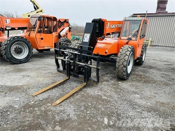 SkyTrak 8042 Teleskopiniai krautuvai