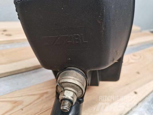 JCB 535-95 lamp Kabinos ir interjeras