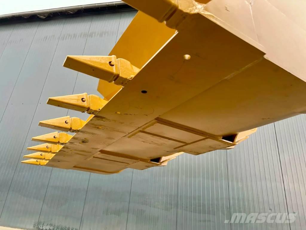 CAT 950M incl. Teeth Kaušai