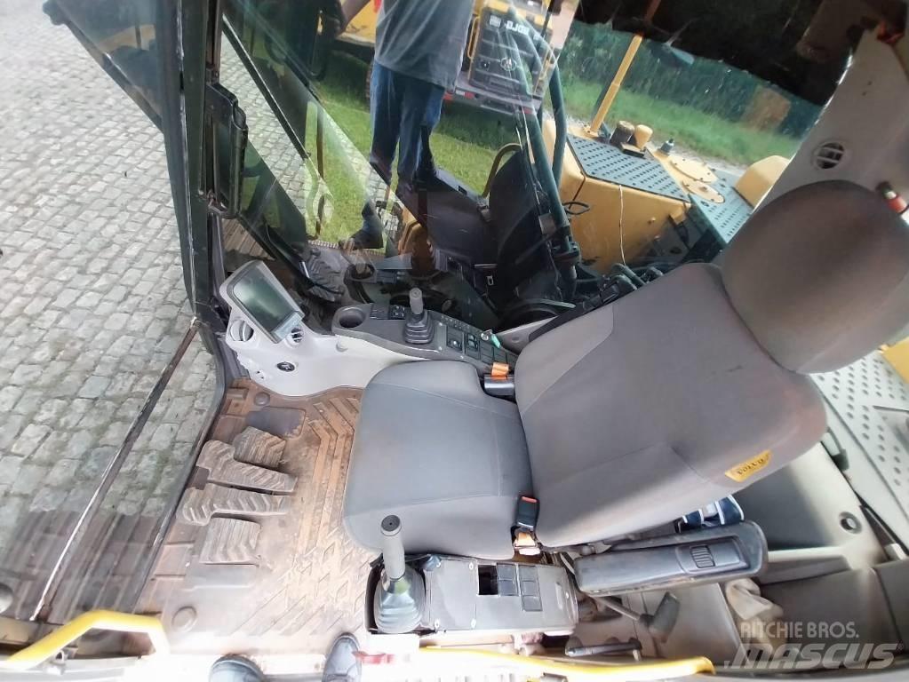 Volvo EC 220 DL Vikšriniai ekskavatoriai