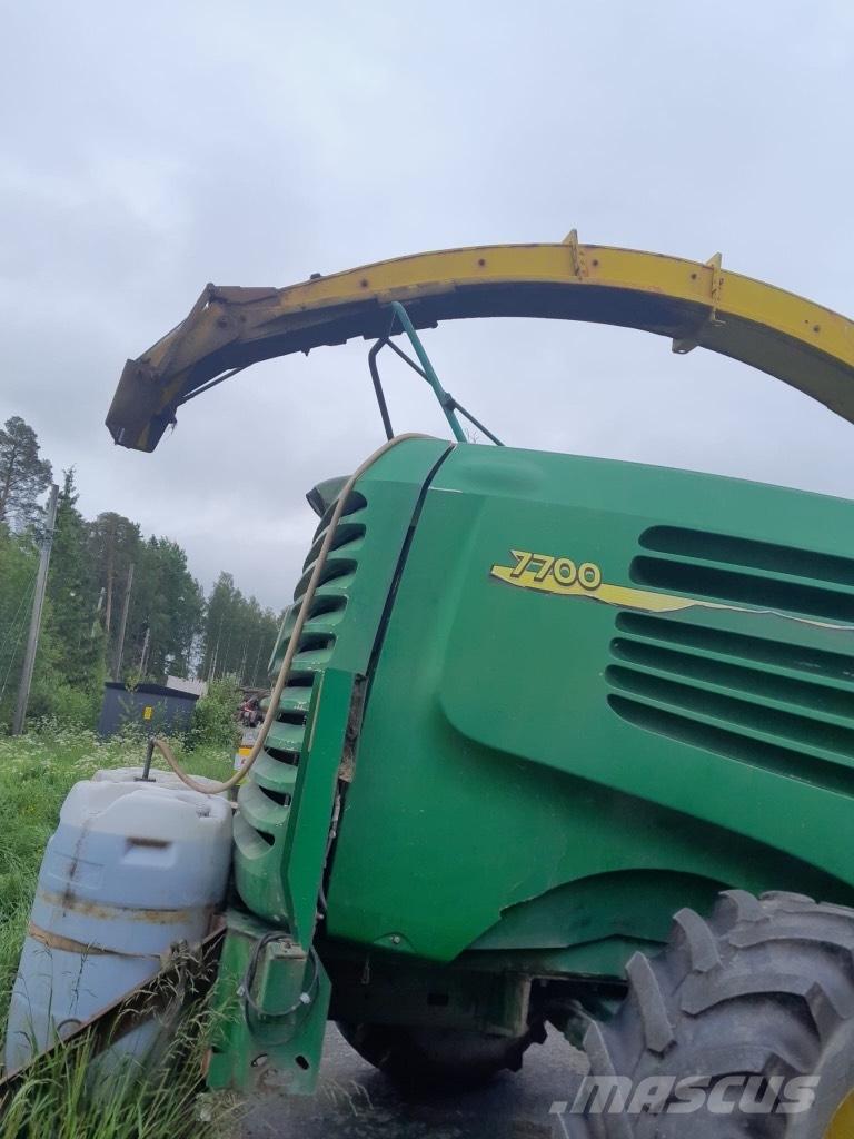 John Deere 7700 Pašarų ruošimo technika