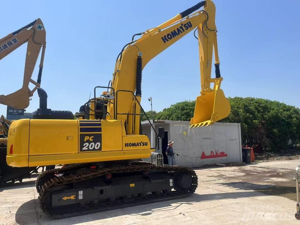 Komatsu PC 200 Vikšriniai ekskavatoriai