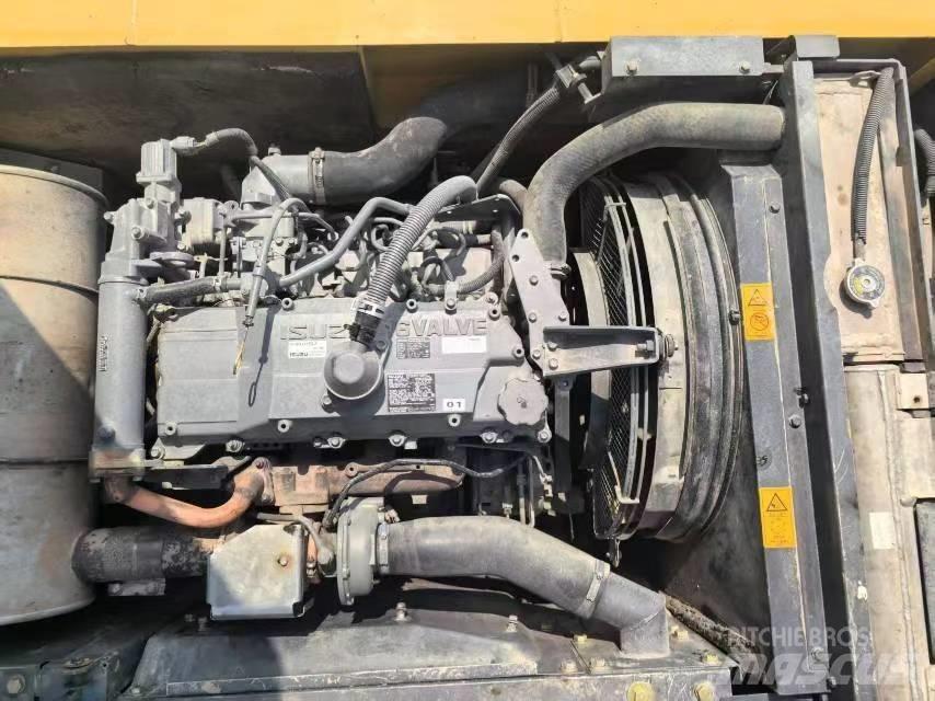 Sumitomo SH200-5 Vikšriniai ekskavatoriai
