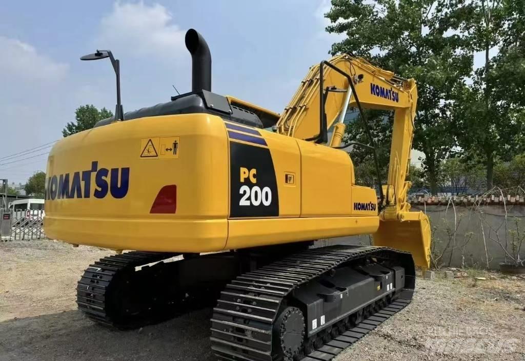 Komatsu PC 200-8 Vikšriniai ekskavatoriai