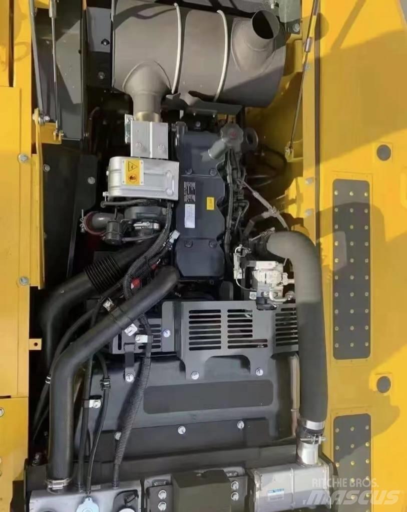Komatsu PC 200-8 Vikšriniai ekskavatoriai